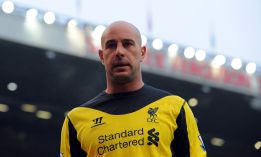 Reina, en la recámara atlética por si falla Andrés Fernández Reina, en la recámara atlética por si falla Andrés Fernández