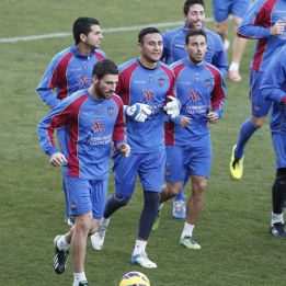 El Levante vuelve a entrenar sin cinco de sus jugadores El Levante vuelve a entrenar sin cinco de sus jugadores