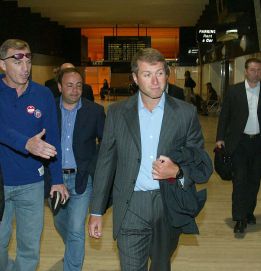 Los clubes ingleses unen fuerzas para controlar los gastos Los clubes ingleses unen fuerzas para controlar los gastos