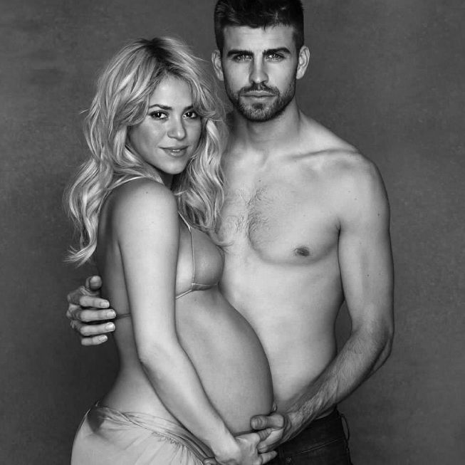 Shakira y Piqué lucen embarazo para un 'baby shower' solidario Shakira y Piqué lucen embarazo para un 'baby shower' solidario