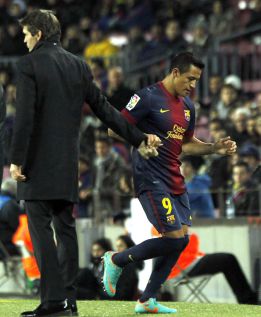 "A Alexis hay que ayudarle, el Camp Nou se comió a grandes" "A Alexis hay que ayudarle, el Camp Nou se comió a grandes"
