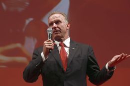 "Lo primero que preguntó Pep fue cómo estaba Heynckes" "Lo primero que preguntó Pep fue cómo estaba Heynckes"