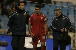 Fernando Navarro y Spahic, bajas en la lista de Unai Emery Fernando Navarro y Spahic, bajas en la lista de Unai Emery