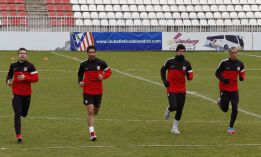 Juanfran es baja ante el Levante y entra en la lista Manquillo Juanfran es baja ante el Levante y entra en la lista Manquillo