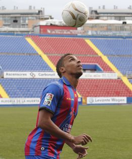 Valdo se estrena en la lista nada más llegar a Valencia Valdo se estrena en la lista nada más llegar a Valencia