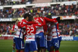 El Granada vuelve a ganar en casa y corta la racha del Rayo El Granada vuelve a ganar en casa y corta la racha del Rayo