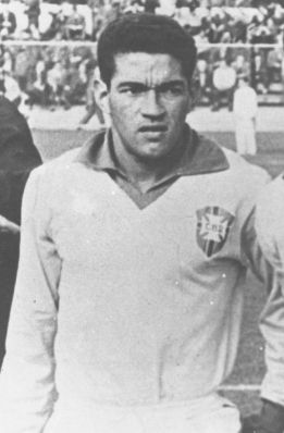 El fútbol brasileño cumple 30 años sin la magia de 'Garrincha' El fútbol brasileño cumple 30 años sin la magia de 'Garrincha'