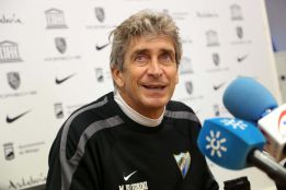 Pellegrini: "El césped es una pista de hielo y nos afecta" Pellegrini: "El césped es una pista de hielo y nos afecta"