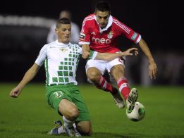 El Benfica vence al Moreirense (0-2) y refuerza el liderato El Benfica vence al Moreirense (0-2) y refuerza el liderato