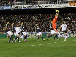 Raphaël Varane, Carvalho y Raúl Albiol cumplen a la perfección Raphaël Varane, Carvalho y Raúl Albiol cumplen a la perfección