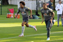 Kaká y Marcelo, fuera de la primera lista de Felipe Scolari Kaká y Marcelo, fuera de la primera lista de Felipe Scolari