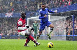 Ashley Cole renueva con el Chelsea por una temporada Ashley Cole renueva con el Chelsea por una temporada