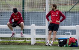 Llorente se entrena con normalidad con los suplentes Llorente se entrena con normalidad con los suplentes