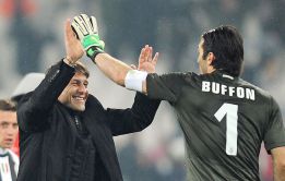 Buffon renueva con la Juve por dos años, hasta junio de 2015 Buffon renueva con la Juve por dos años, hasta junio de 2015