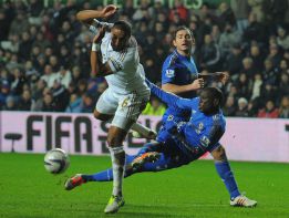 El Swansea de Laudrup y Michu elimina al Chelsea y es finalista El Swansea de Laudrup y Michu elimina al Chelsea y es finalista