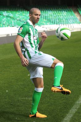 Molins principal novedad en la convocatoria del Betis Molins principal novedad en la convocatoria del Betis