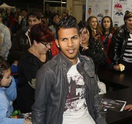 El Rayo pide al Valencia la cesión de Jonathan Viera El Rayo pide al Valencia la cesión de Jonathan Viera