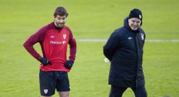 Bielsa: "Nos da alegría y tristeza que Llorente se vaya" Bielsa: "Nos da alegría y tristeza que Llorente se vaya"