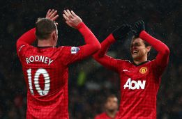 Chicharito hace un doblete en la goleada del United al Fulham Chicharito hace un doblete en la goleada del United al Fulham