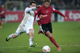 El Leverkusen recupera el segundo lugar, pese a empatar El Leverkusen recupera el segundo lugar, pese a empatar