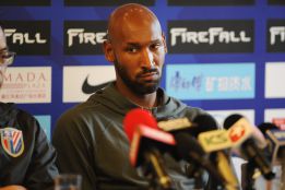 Anelka llega a la Juventus cedido hasta final de temporada Anelka llega a la Juventus cedido hasta final de temporada