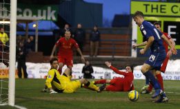 Liverpool y Tottenham fracasan ante rivales de inferior categoría Liverpool y Tottenham fracasan ante rivales de inferior categoría