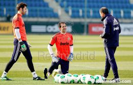 El Madrid prepara ya el clásico con Diego López en el grupo El Madrid prepara ya el clásico con Diego López en el grupo