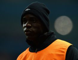 Balotelli hizo ayer una fiesta de despedida; dijo que se va a Italia Balotelli hizo ayer una fiesta de despedida; dijo que se va a Italia