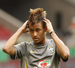 Neymar: "No creo que haya que salir fuera para crecer" Neymar: "No creo que haya que salir fuera para crecer"