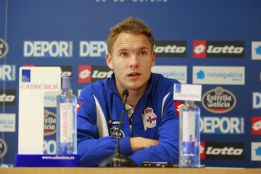 Seoane renueva con el Depor y se marcha cedido al Córdoba Seoane renueva con el Depor y se marcha cedido al Córdoba