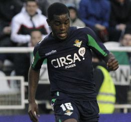 El Betis anuncia que Campbell podrá jugar ante el Atlético El Betis anuncia que Campbell podrá jugar ante el Atlético