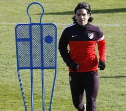 Radamel Falcao apura para llegar y hoy pasará una prueba Radamel Falcao apura para llegar y hoy pasará una prueba