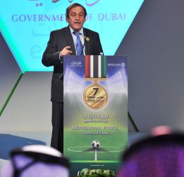 Platini: "El reportaje no es más que un cúmulo de mentiras" Platini: "El reportaje no es más que un cúmulo de mentiras"