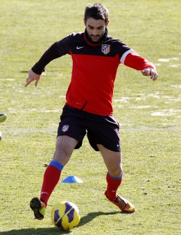 Adrián por Falcao en el Atlético, y se estrena Beto en el Sevilla Adrián por Falcao en el Atlético, y se estrena Beto en el Sevilla