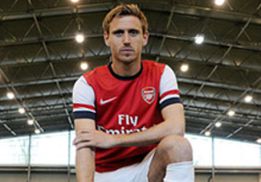 Monreal: "Hablé con Cazorla y me dijo que es un club increíble" Monreal: "Hablé con Cazorla y me dijo que es un club increíble"