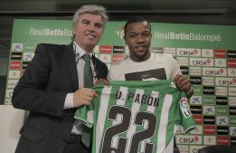 "Estoy contento por estar en un equipo grande como el Betis" "Estoy contento por estar en un equipo grande como el Betis"