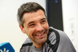 Toulalán: "Tengo contrato hasta 2015, así que continuaremos" Toulalán: "Tengo contrato hasta 2015, así que continuaremos"
