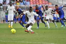 El espanyolista Wakaso acaba con el sueño de Cabo Verde El espanyolista Wakaso acaba con el sueño de Cabo Verde