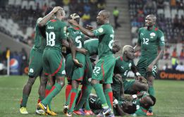Jonathan Pitroipa hace historia para Burkina Faso Jonathan Pitroipa hace historia para Burkina Faso