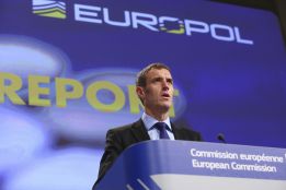 Europol destapa una red de amaños en el fútbol profesional Europol destapa una red de amaños en el fútbol profesional