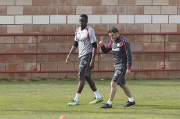 Cissokho: "Partidos como el del Barcelona me dan confianza" Cissokho: "Partidos como el del Barcelona me dan confianza"