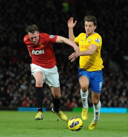 Phil Jones, seria duda en el United para la ida ante el Madrid Phil Jones, seria duda en el United para la ida ante el Madrid