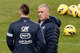 Deschamps sobre Benzema: "No es fácil no jugar demasiado" Deschamps sobre Benzema: "No es fácil no jugar demasiado"