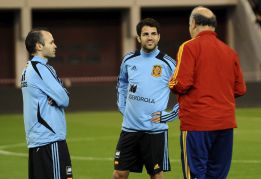 Azpilicueta será titular y Cesc, el falso nueve en el día de Puyol Azpilicueta será titular y Cesc, el falso nueve en el día de Puyol