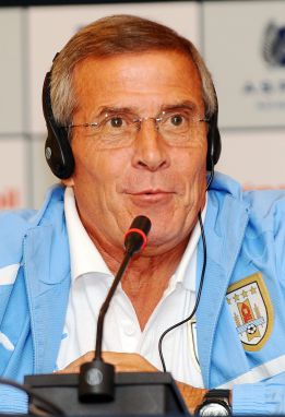 Tabárez: "Sabíamos que jugábamos contra el mejor" Tabárez: "Sabíamos que jugábamos contra el mejor"