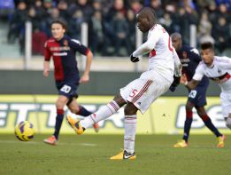 Balotelli vuelve a marcar, pero el Milán no le gana al Cagliari Balotelli vuelve a marcar, pero el Milán no le gana al Cagliari