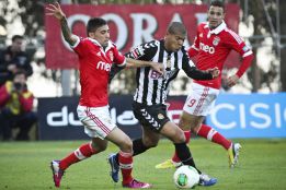 El Benfica tropieza con el Nacional y no pasa del empate El Benfica tropieza con el Nacional y no pasa del empate