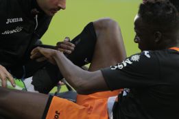 Cissokho no entrena y será sometido a pruebas el lunes Cissokho no entrena y será sometido a pruebas el lunes