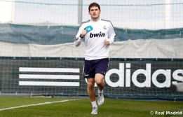 Casillas vuelve a entrenarse y realiza carrera continua Casillas vuelve a entrenarse y realiza carrera continua