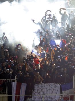 Ocho seguidores detenidos y quince expulsados de Mestalla Ocho seguidores detenidos y quince expulsados de Mestalla